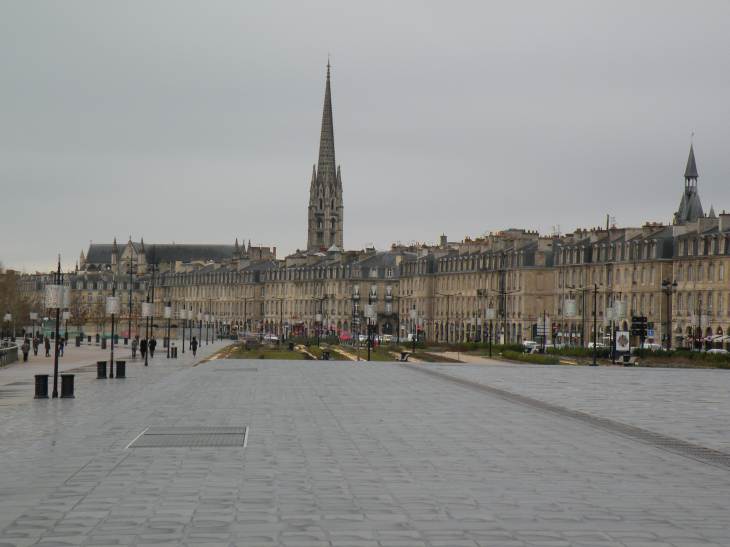 les quais en direction de la Flèche Saint-Michel